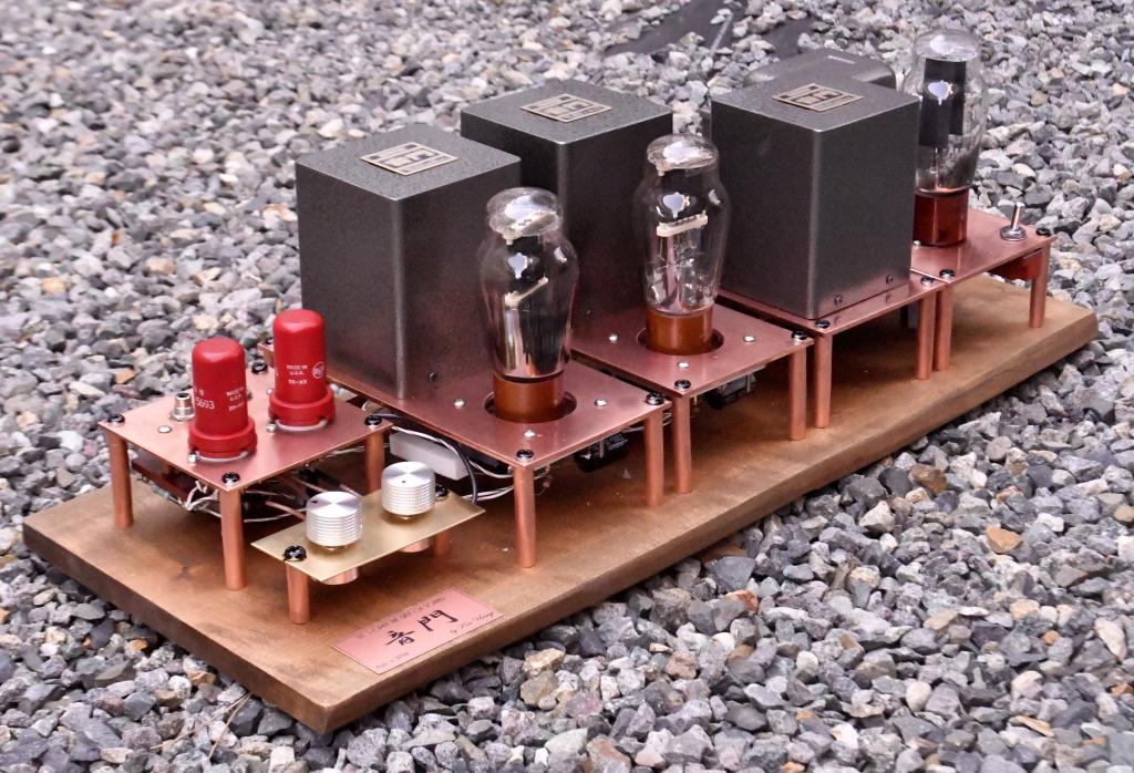 10Y/VT-25/VT-62/801 stereo tube amplifier on wooden board