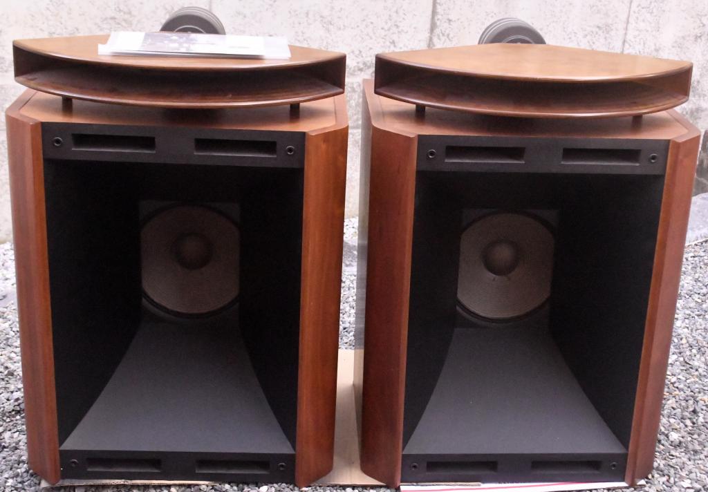Pair Exclusive/TAD 2301 horn speaker system