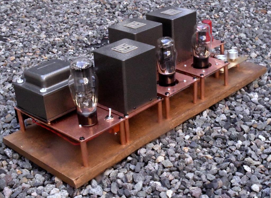 45' SE stereo tube amplifier on wooden board