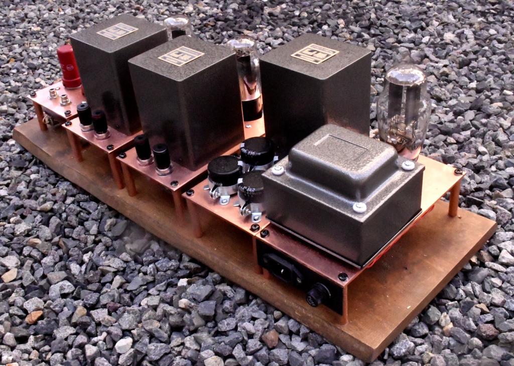 45' SE stereo tube amplifier on wooden board