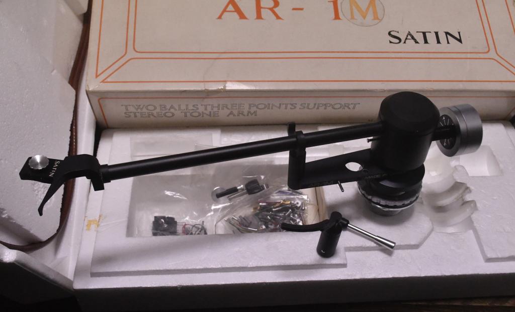 Extra rare * NOS SATIN AR-1M two ball, three points support stereo tonearm