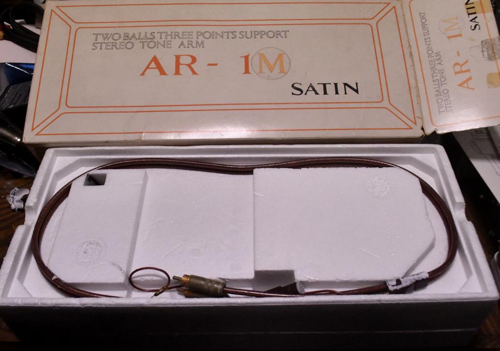 Extra rare * NOS SATIN AR-1M two ball, three points support stereo tonearm