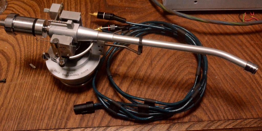 SAEC WE-506/30 12 inches long tonearm with lifter mechanism, cable* VG condition