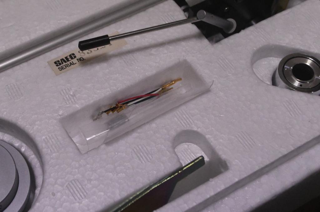 SAEC WE-8000st long straight tonearm with original box, cable, template