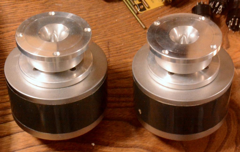 Pair New old stock YL-D18000 * checked by ALE Acoustic 5K-22KHz * matching pair