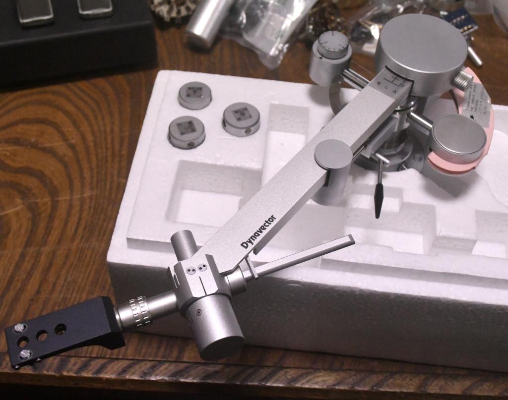 Dynavector DV-507 tonearm with original box, cable, template, headshell