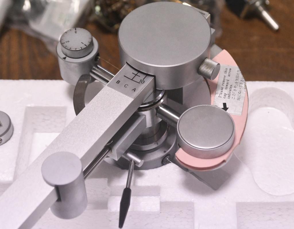 Dynavector DV-507 tonearm with original box, cable, template, headshell