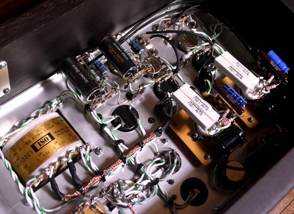 C3g-71A tube pre-amplifier, Wenger wood case, voltage regulator 7233-6V6