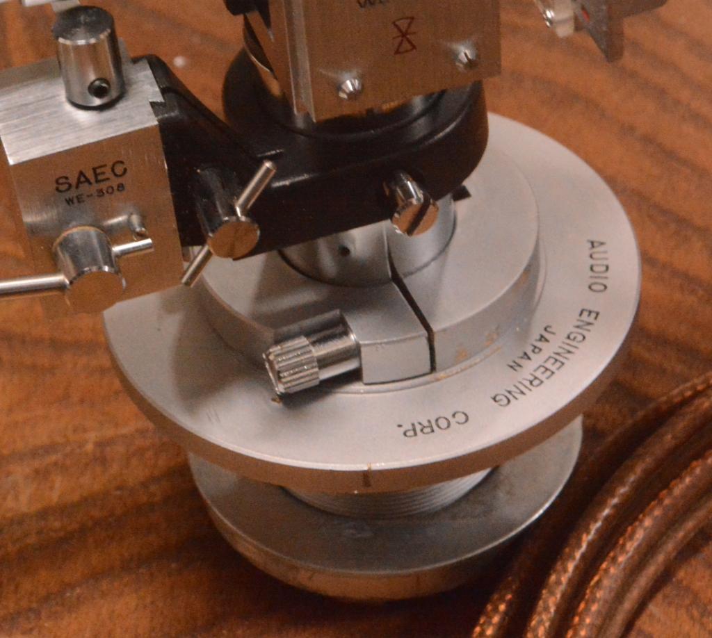 SAEC WE-506/30 12 inches long tonearm with lifter mechanism, cable* VG condition