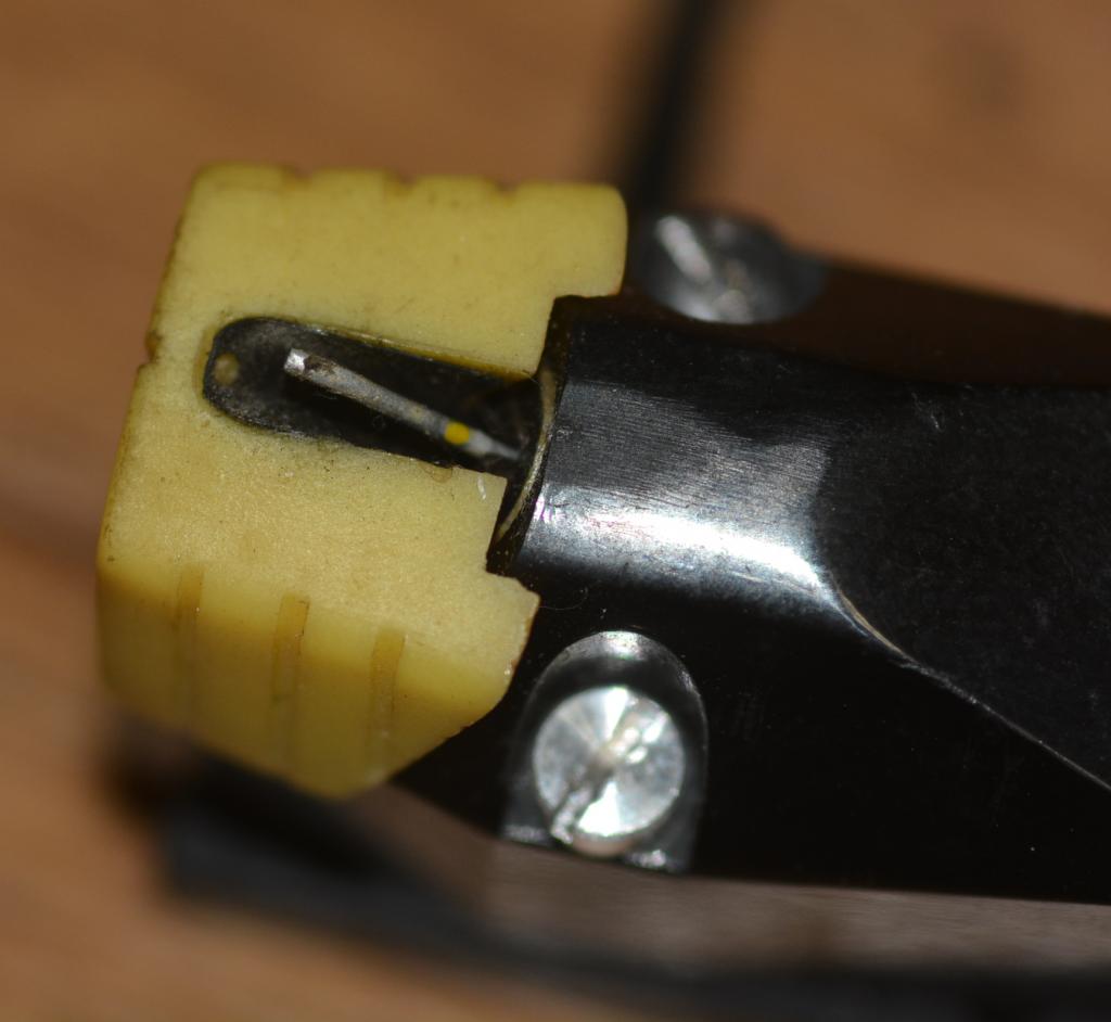 The first Audio Technica cartridge AT-3 with original headshell * VG++ condition