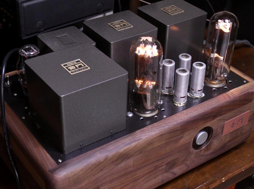  211 SE tube amplifier input volt 100V-240V, output 18W power