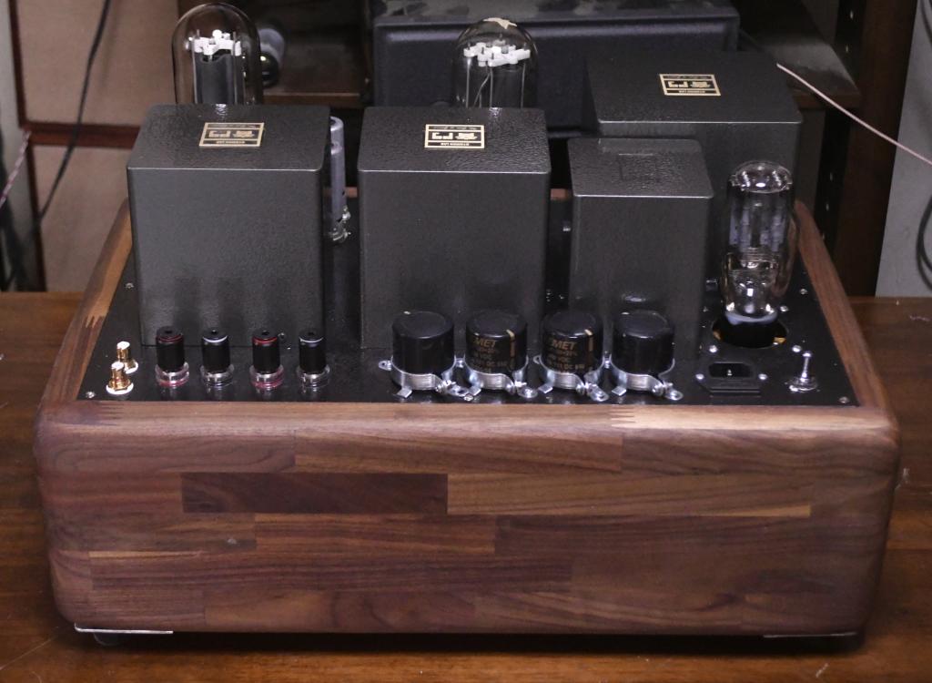  211 SE tube amplifier input volt 100V-240V, output 18W power
