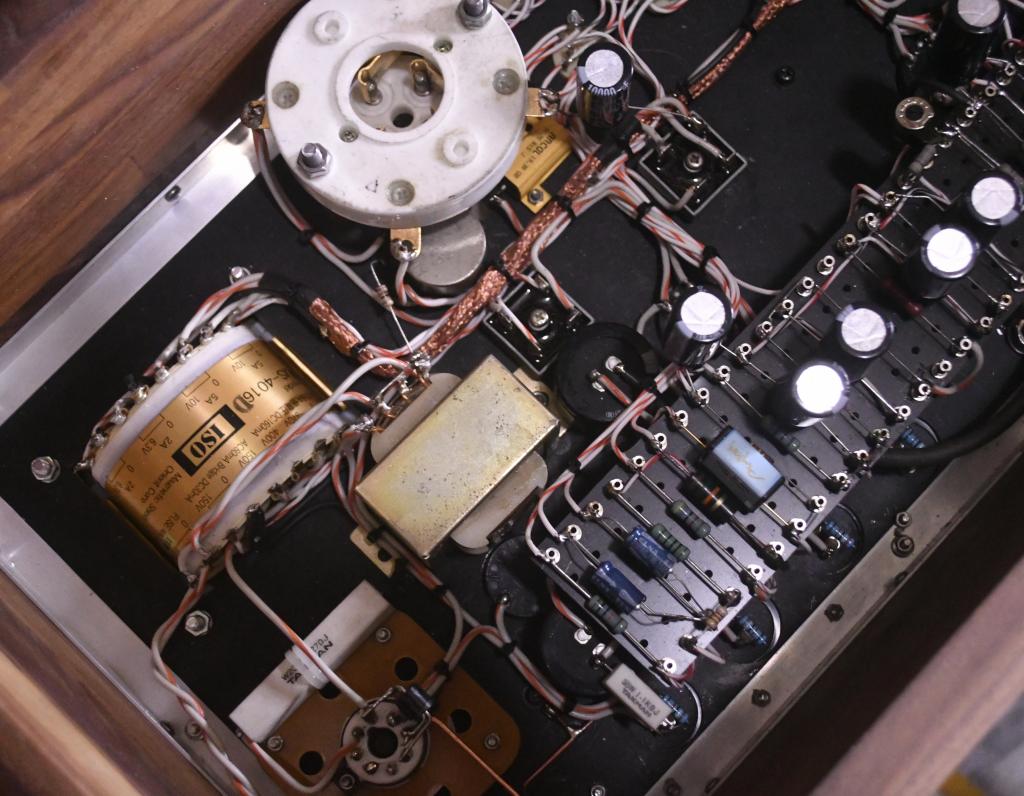  211 SE tube amplifier input volt 100V-240V, output 18W power