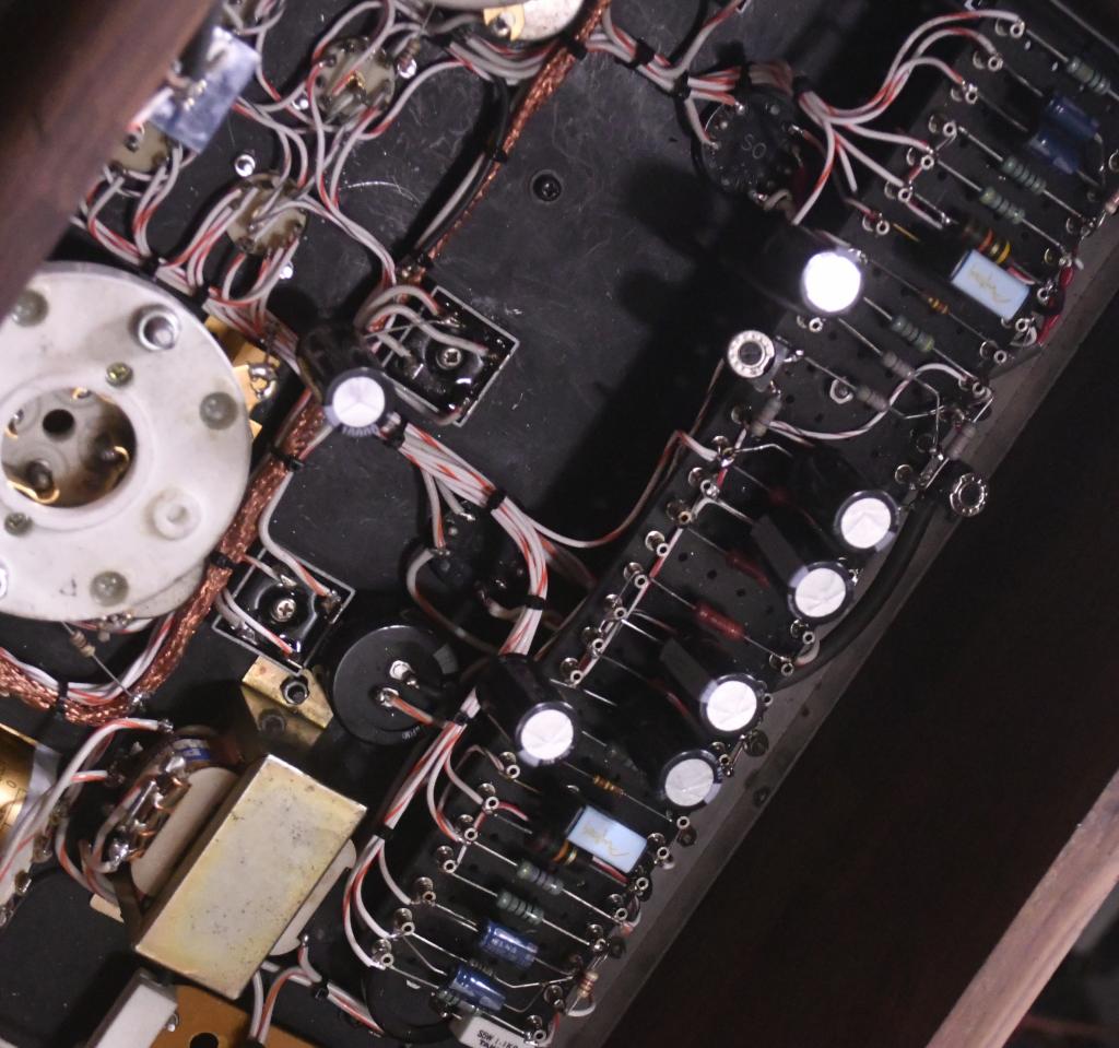  211 SE tube amplifier input volt 100V-240V, output 18W power