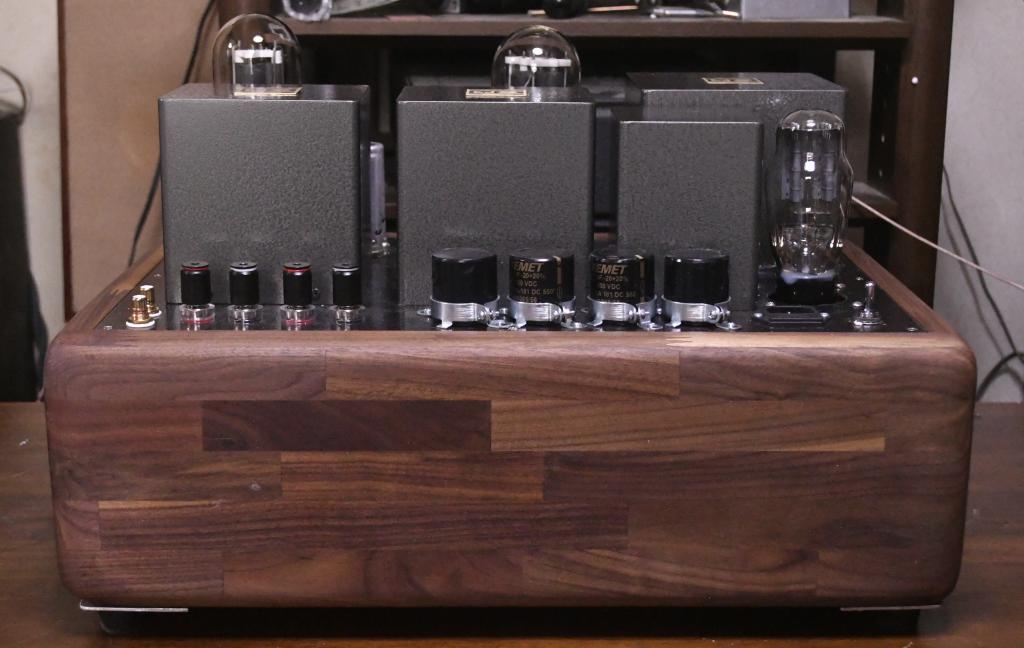  211 SE tube amplifier input volt 100V-240V, output 18W power