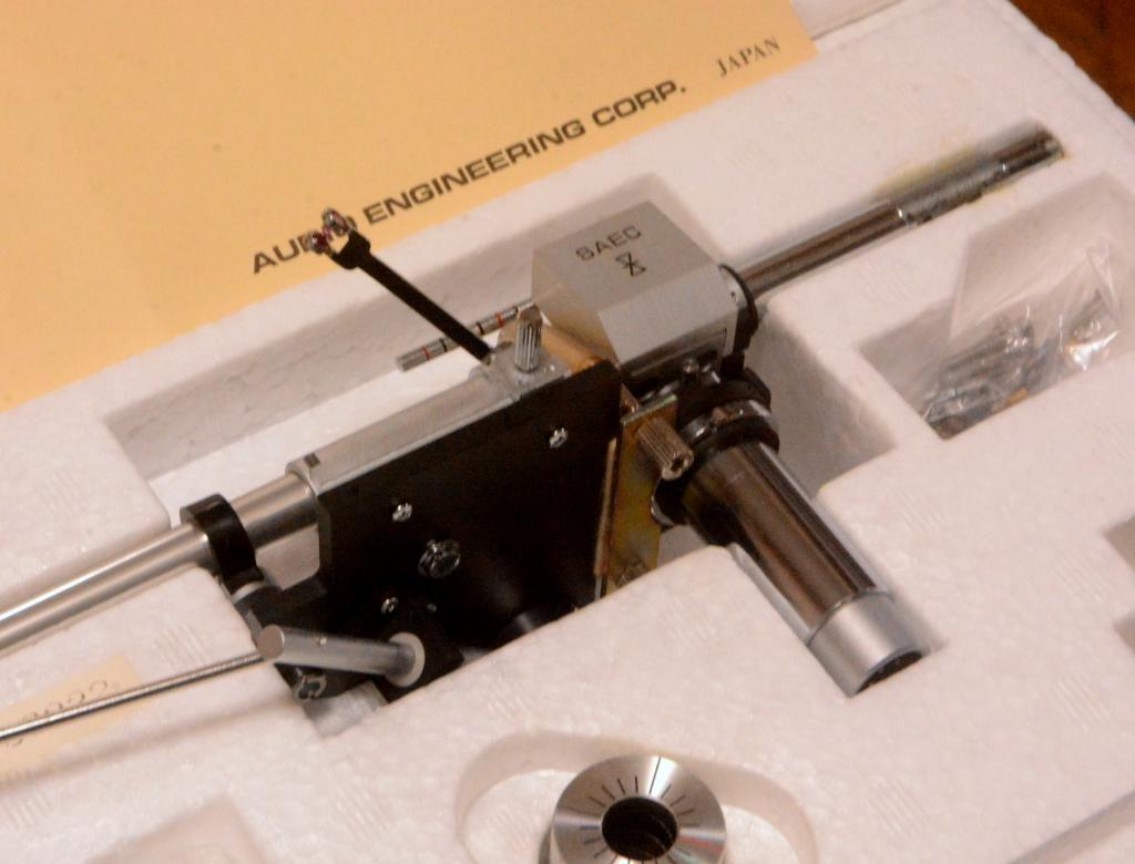 SAEC WE-8000st long straight tonearm with original box, manual, template