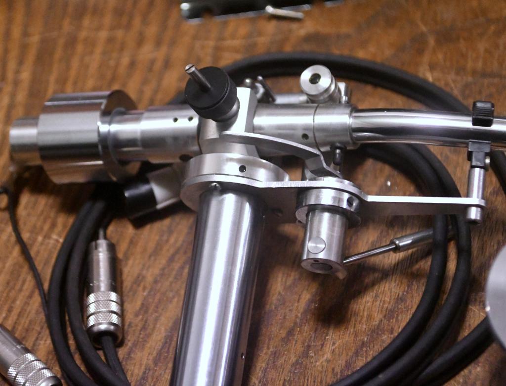 Micro seiki MA-505Mk2 dynamic balanced tonearm with cable