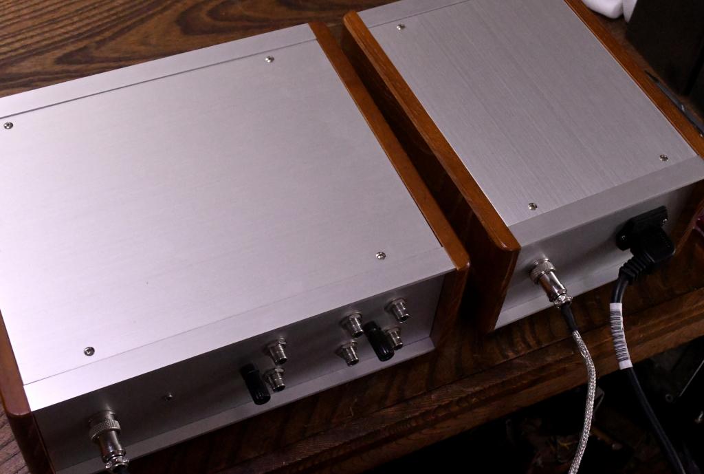 MM, MC phono preamp with seperated power supply
