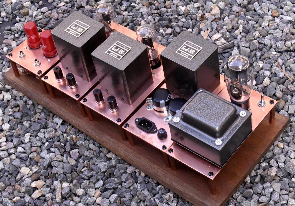 45' SE stereo tube amplifier on wooden board