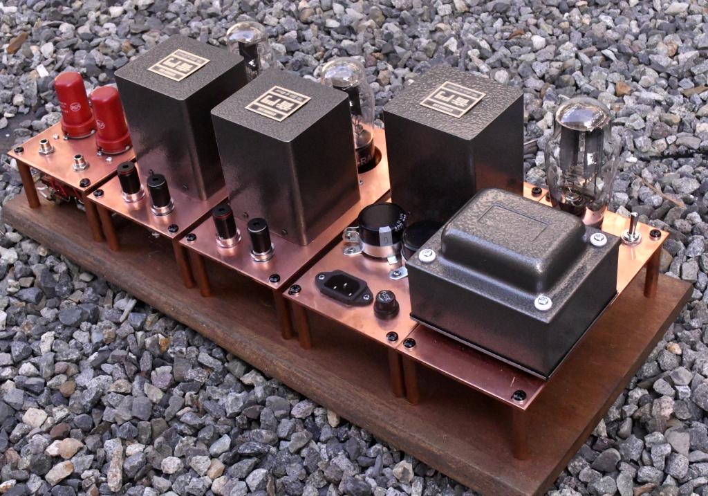 45' SE stereo tube amplifier on wooden board