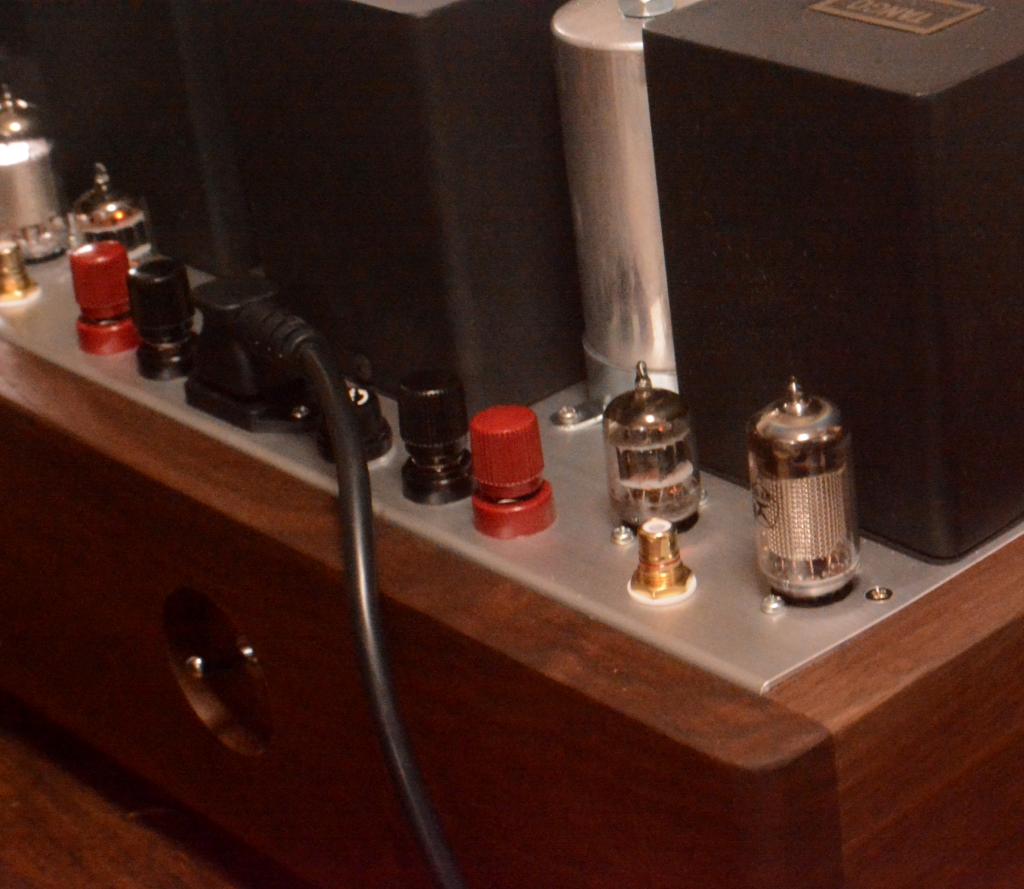 Special order made 6L6 PP tube amp with deluxe Walnut wooden case