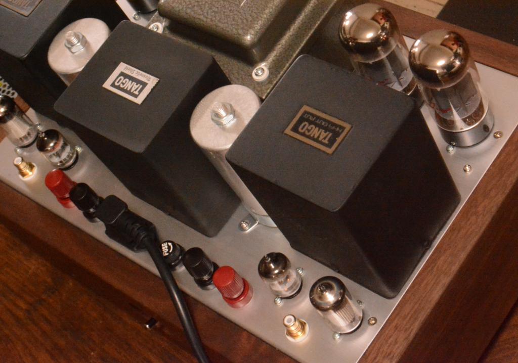 Special order made 6L6 PP tube amp with deluxe Walnut wooden case
