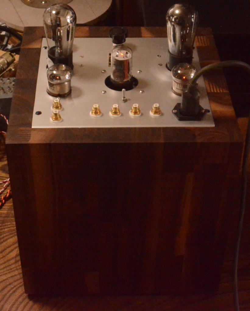 "The Tesseract" 71A tube preamp, using for Bluetooth connection 0.7W output