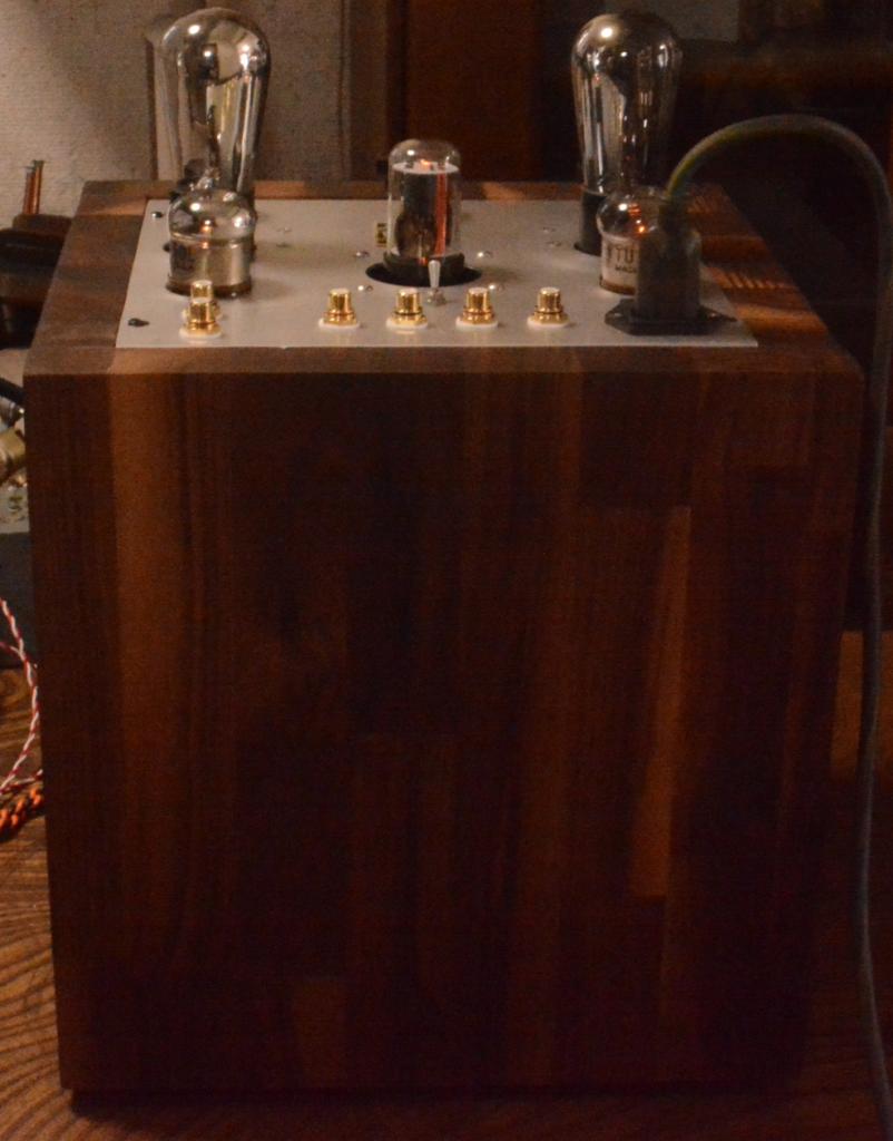 "The Tesseract" 71A tube preamp, using for Bluetooth connection 0.7W output