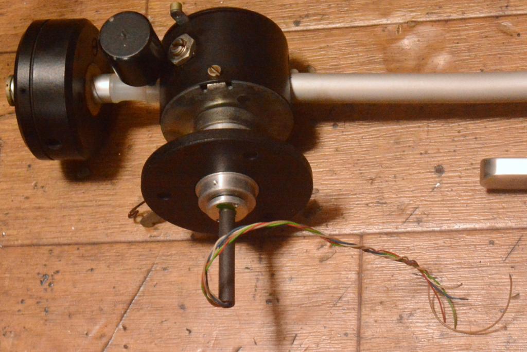 Early EMT 997 "banana" tonearm for EMT 927st turntable, EMT type cartridge