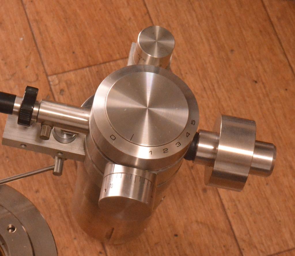 Exclusive EA-10 dynamic balanced tonearm for professional * cable include