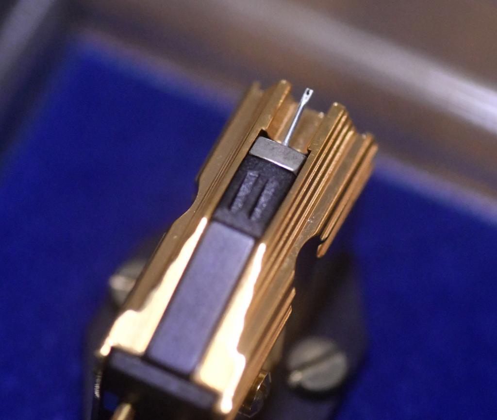 Ortofon MC-ER (ERIK ROHMANN) SIGNATURE MC Cartridge with original headshell