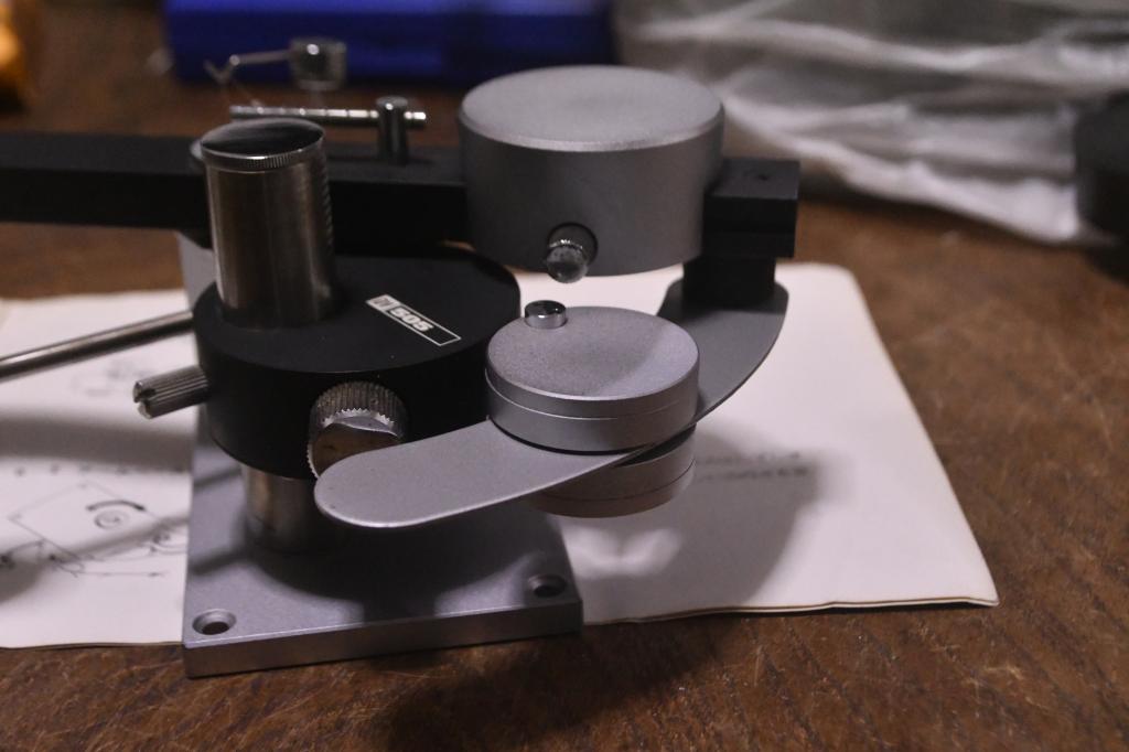 Dynavector DV-505 tonearm manufactured in 70s year