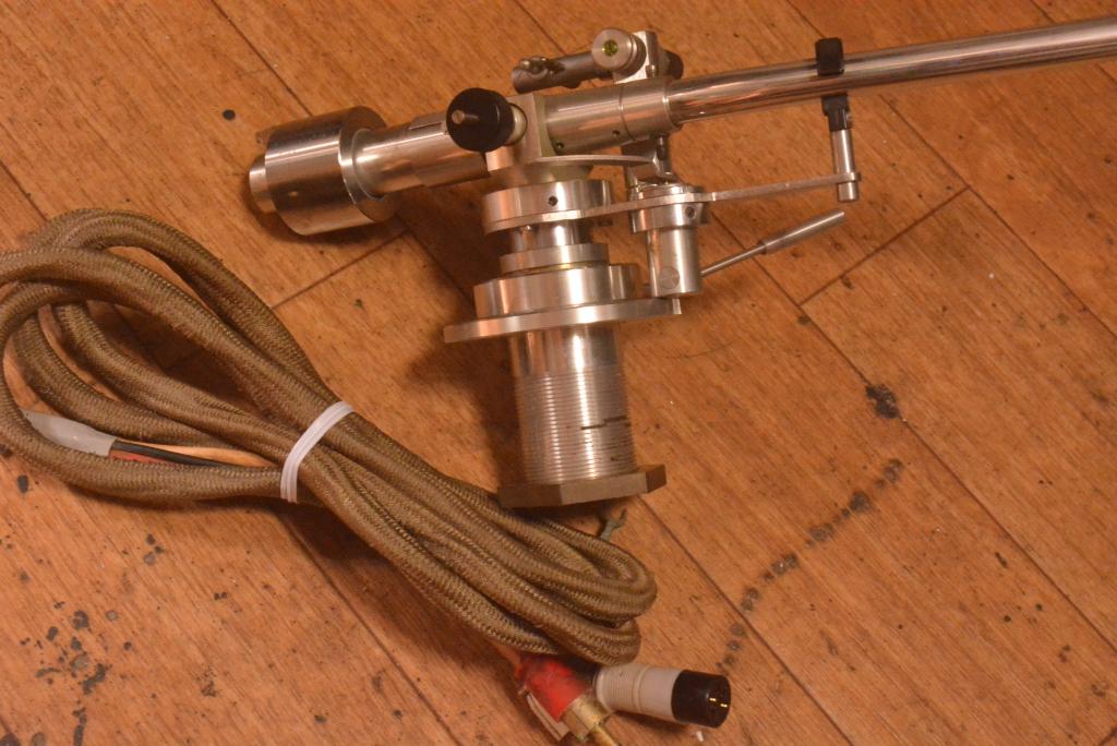Micro seiki MA-505 dynamic balanced tonearm with cable
