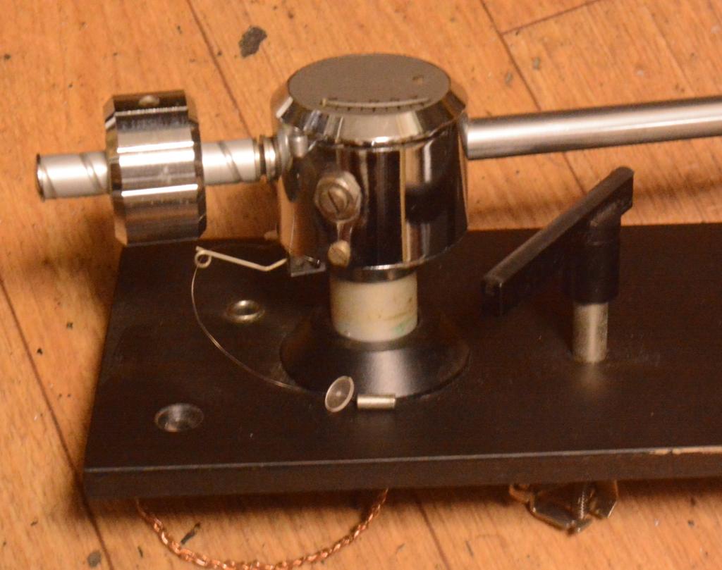 Thorens TP-25 tonearm, nearly same as EMT 929