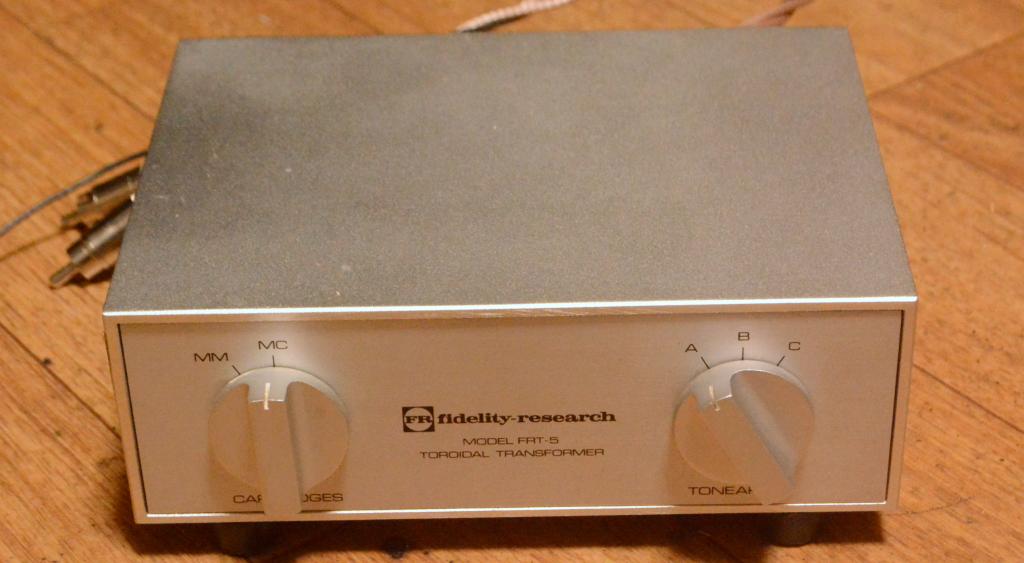 Fidelity Research FRT-5 step up transformer for 3 tonearms, 3-10ohm impedance
