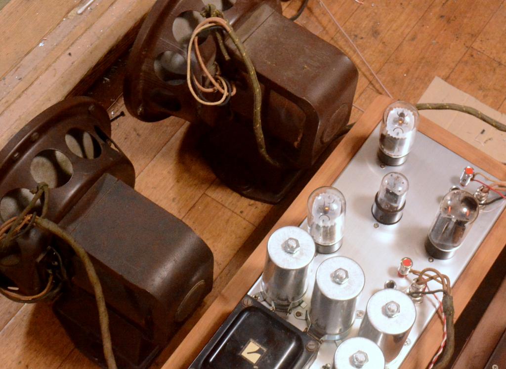 30s year RCA field coil speaker with power supply using 6L6 and 6SN7
