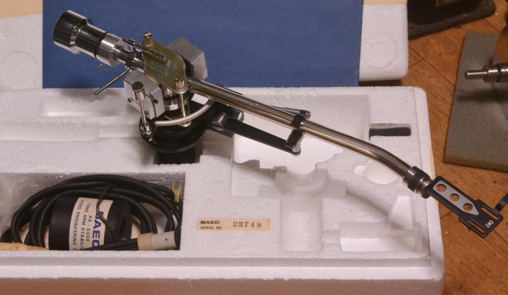 SAEC WE-308SX 9 inches tonearm with full set - AS-500E stabilizer * Mint condition
