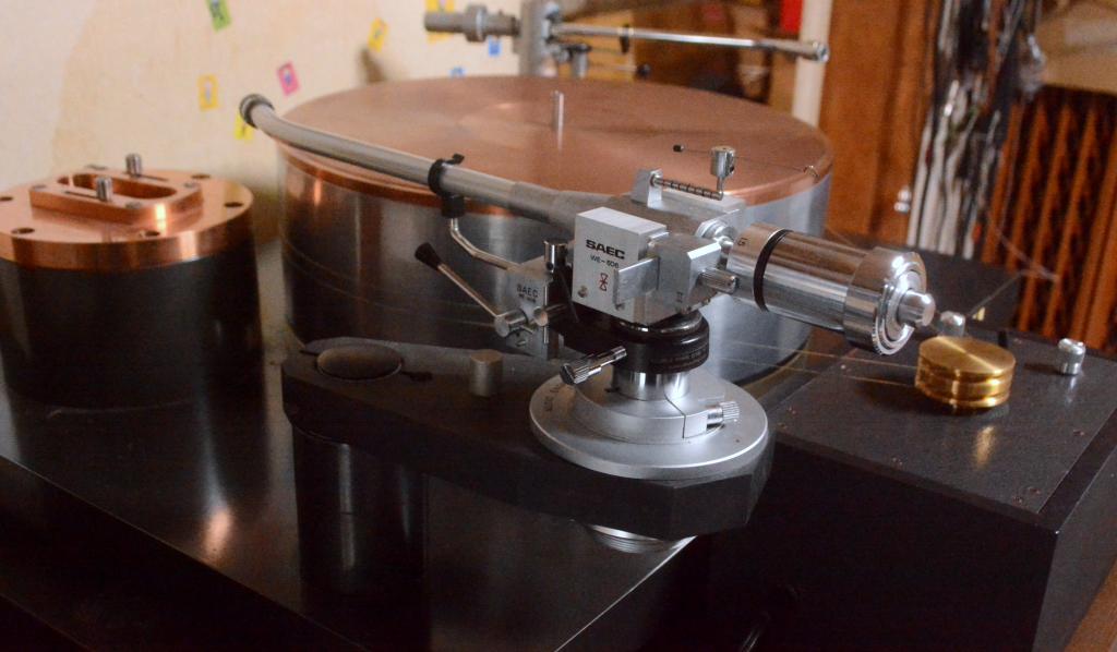70s Final Audio Research VTT-1 Reference Limited turntable with VM-7 matt and motor