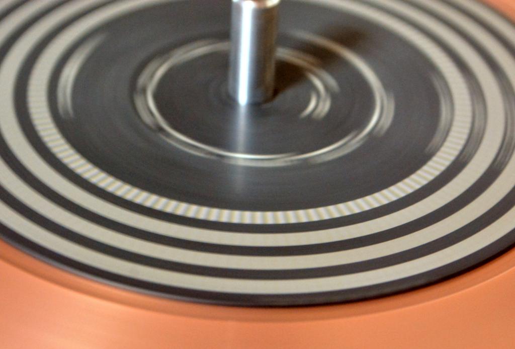 70s Final Audio Research VTT-1 Reference Limited turntable with VM-7 matt and motor