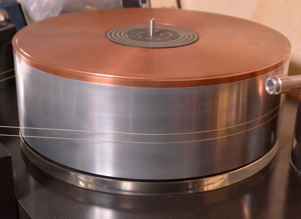 70s Final Audio Research VTT-1 Reference Limited turntable with VM-7 matt and motor