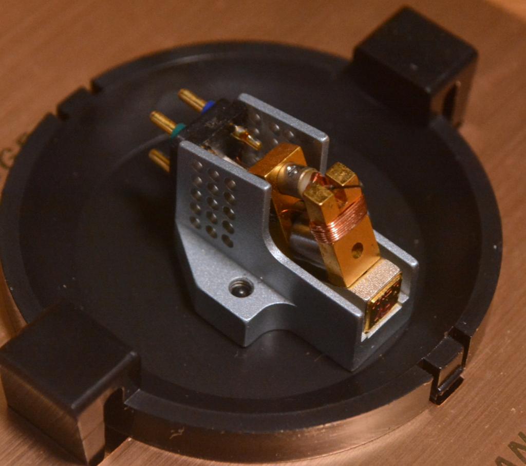 Dynavector DV-XX2 cartridge * 10hour used * Near mint condition