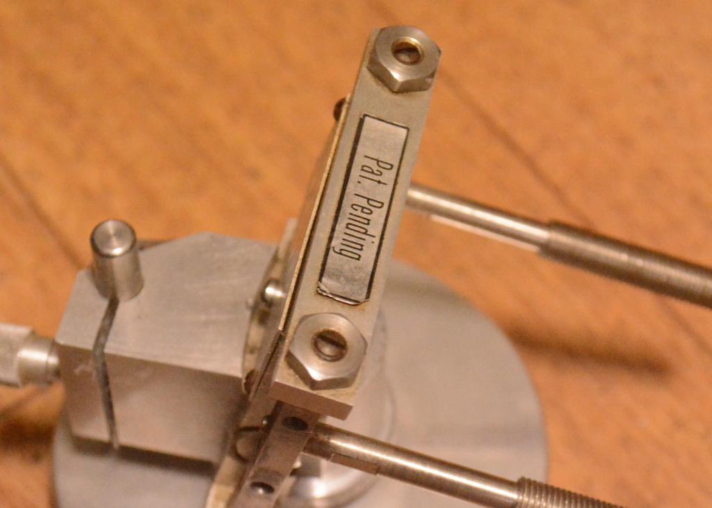 Van EPS Lab tonearm dual-compensating tonearm Angling for 90° - tangential pivot tonearms