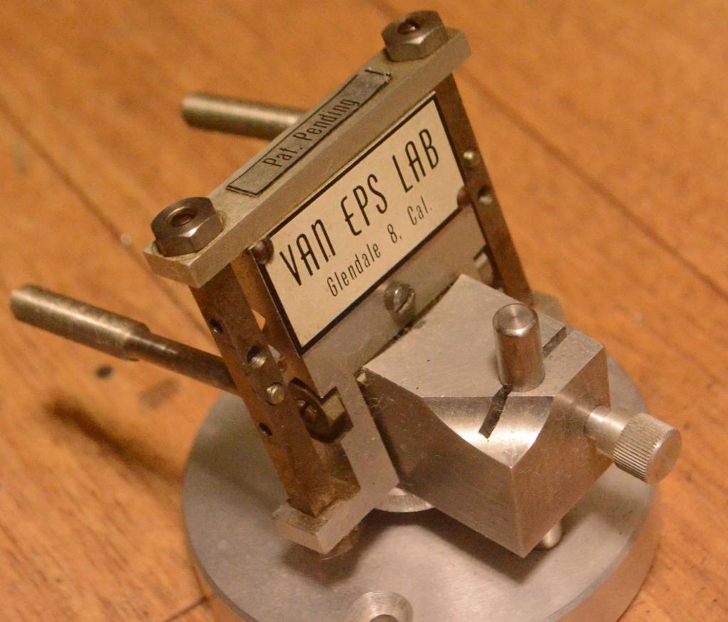 Van EPS Lab tonearm dual-compensating tonearm Angling for 90° - tangential pivot tonearms
