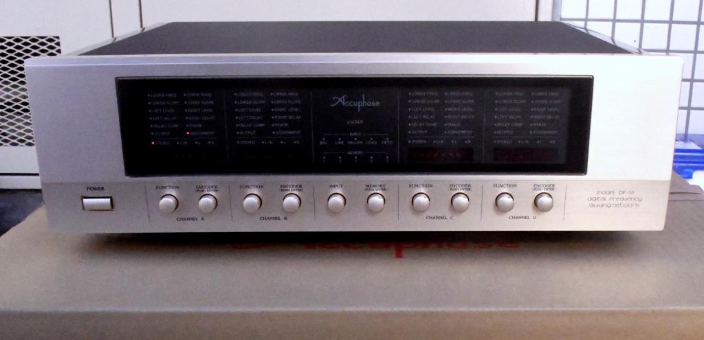 Accuphase DF-55 channel divider network for 2,3,4 ways with original box, manual