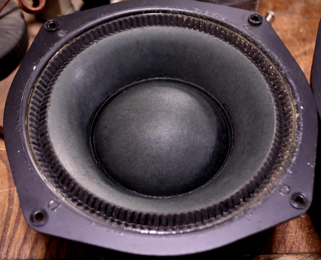 Legend 70s year Lo-D (Hitachi) L-200 20cm(8 inches) woofer x 2 Alnico magnet