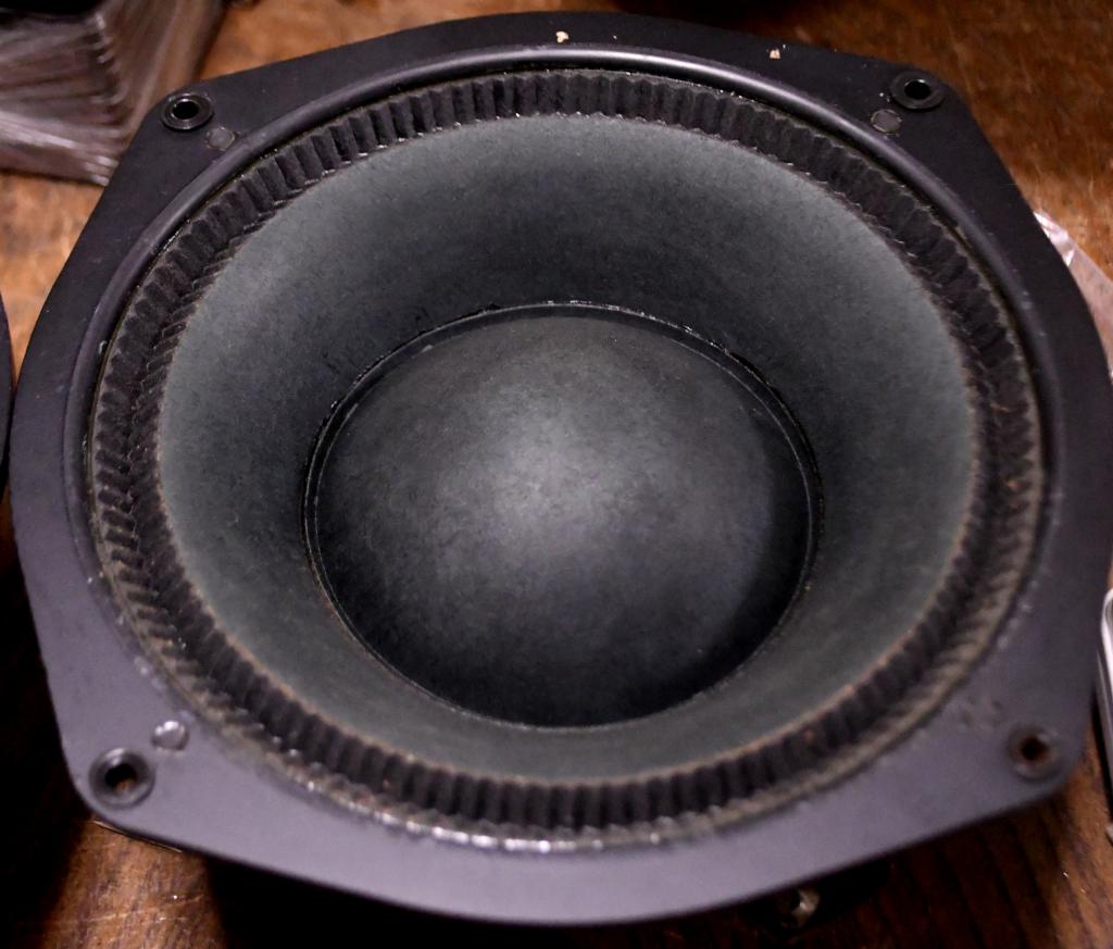 Legend 70s year Lo-D (Hitachi) L-200 20cm(8 inches) woofer x 2 Alnico magnet