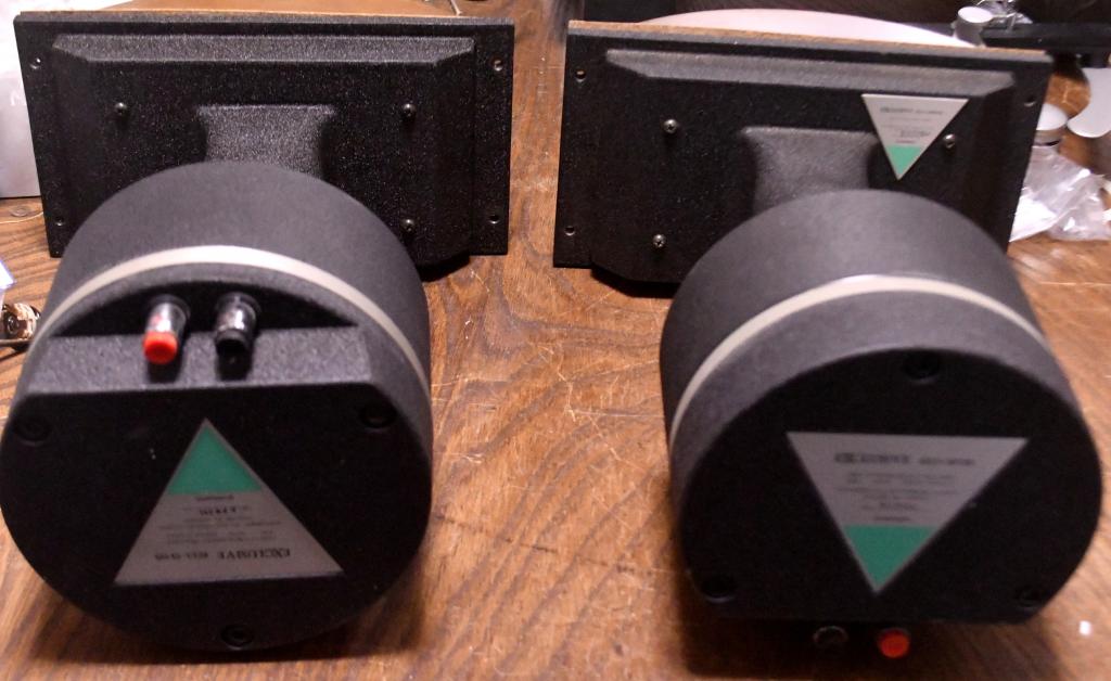 Pair Exclusive model 3401 midrange horn drive ED-915 and wooden horn H-351S