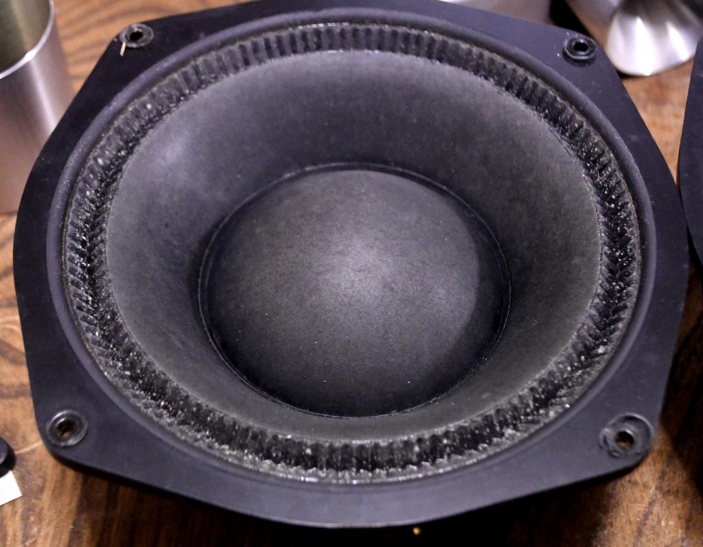 Legend 70s year Lo-D (Hitachi) L-200 20cm(8 inches) woofer x 2 Alnico magnet
