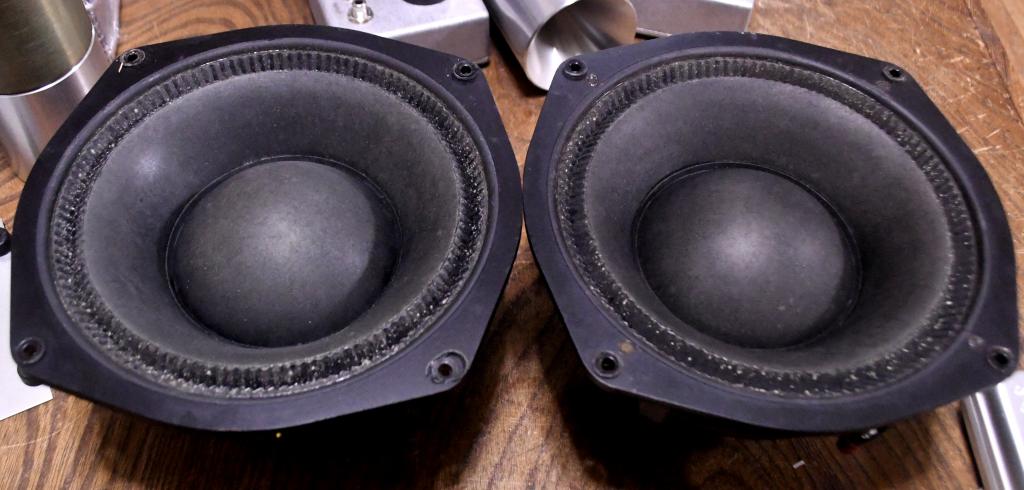 Legend 70s year Lo-D (Hitachi) L-200 20cm(8 inches) woofer x 2 Alnico magnet