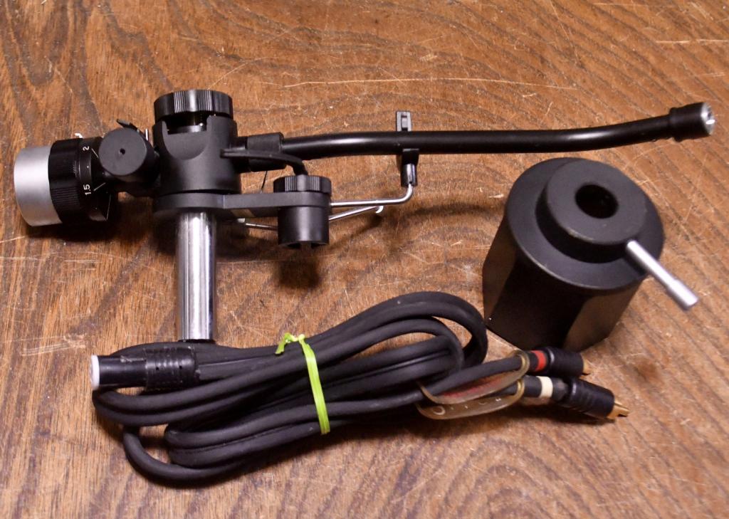 Audio Craft AC-3000MC tonearm one pivot oil damped type